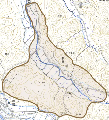 新屋とその周辺の地図。町の範囲を重ねている