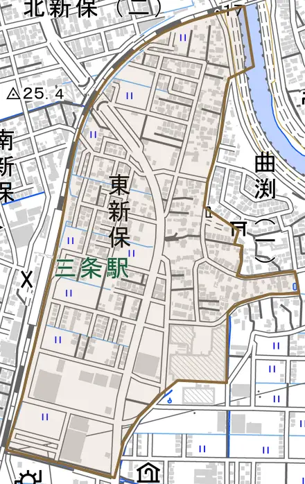 東新保とその周辺の地図。町の範囲を重ねている