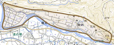 院内とその周辺の地図。町の範囲を重ねている