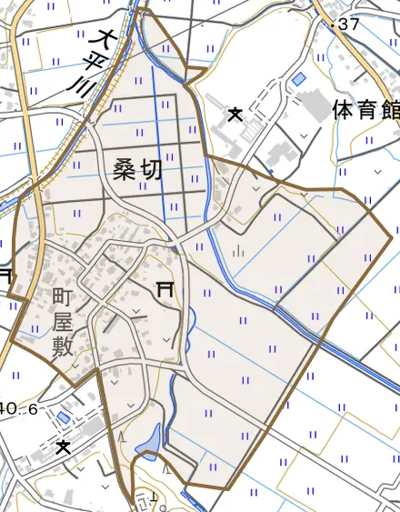 桑切とその周辺の地図。町の範囲を重ねている