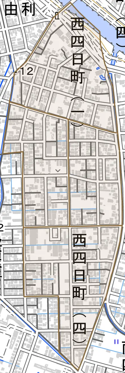 西四日町とその周辺の地図。町の範囲を重ねている