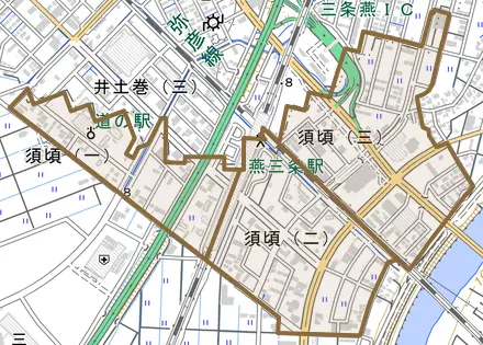 須頃とその周辺の地図。町の範囲を重ねている