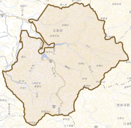 吉ケ平とその周辺の地図。町の範囲を重ねている