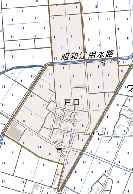 戸口とその周辺の地図。町の範囲を重ねている