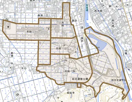 月岡とその周辺の地図。町の範囲を重ねている