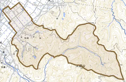 矢田とその周辺の地図。町の範囲を重ねている