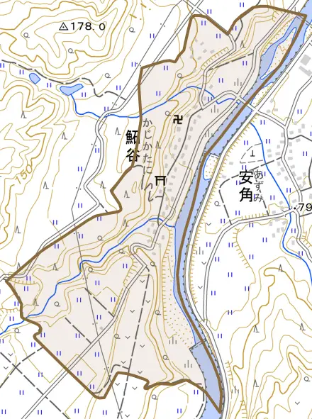 大字鮖谷とその周辺の地図。町の範囲を重ねている