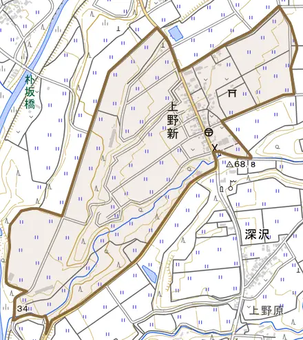 大字上野新とその周辺の地図。町の範囲を重ねている