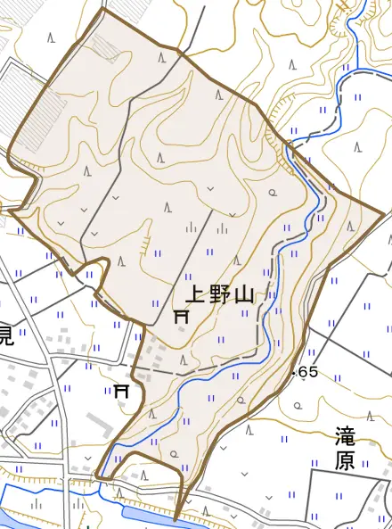 大字上野山とその周辺の地図。町の範囲を重ねている