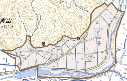 麓とその周辺の地図。町の範囲を重ねている
