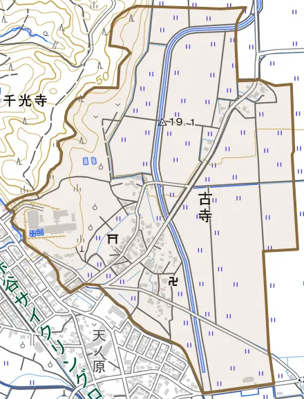 古寺とその周辺の地図。町の範囲を重ねている