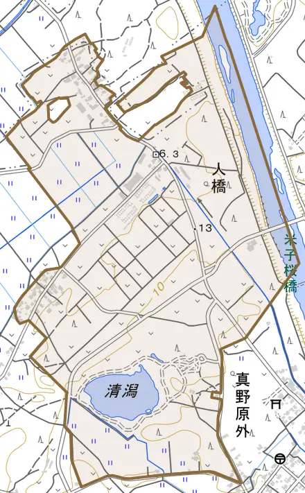 人橋とその周辺の地図。町の範囲を重ねている