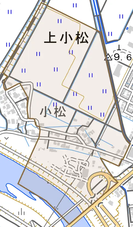 上小松とその周辺の地図。町の範囲を重ねている