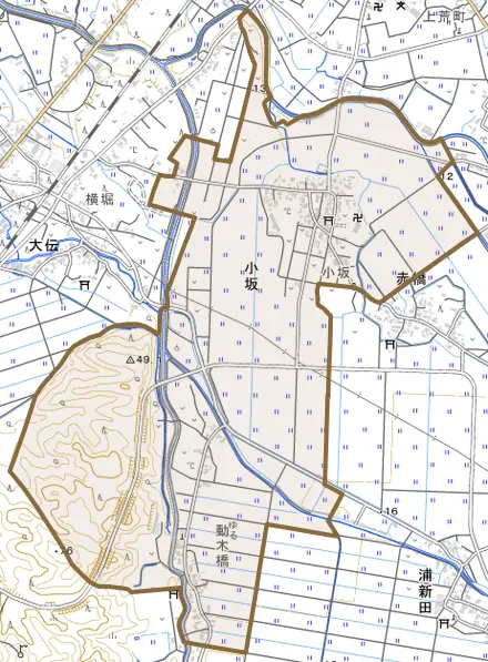 小坂とその周辺の地図。町の範囲を重ねている