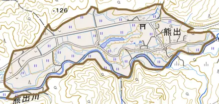 熊出とその周辺の地図。町の範囲を重ねている