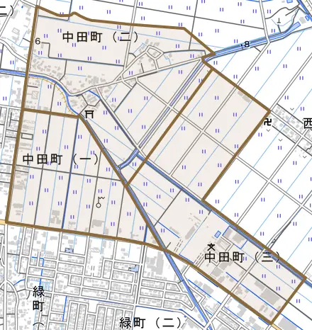 中田町とその周辺の地図。町の範囲を重ねている