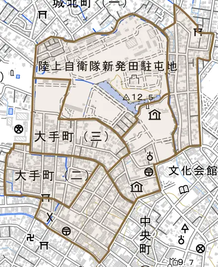 大手町とその周辺の地図。町の範囲を重ねている
