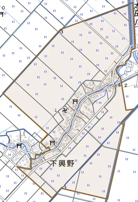 下興野とその周辺の地図。町の範囲を重ねている