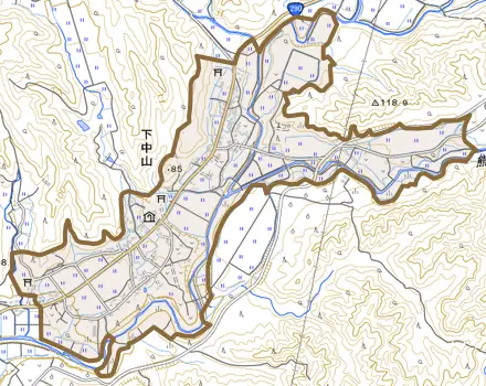 下中山とその周辺の地図。町の範囲を重ねている