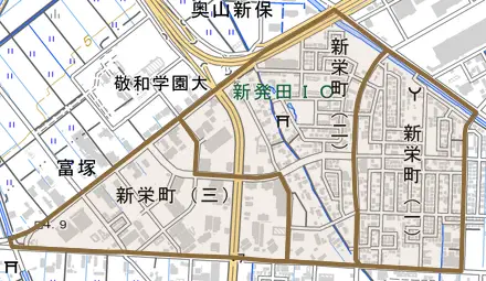新栄町とその周辺の地図。町の範囲を重ねている