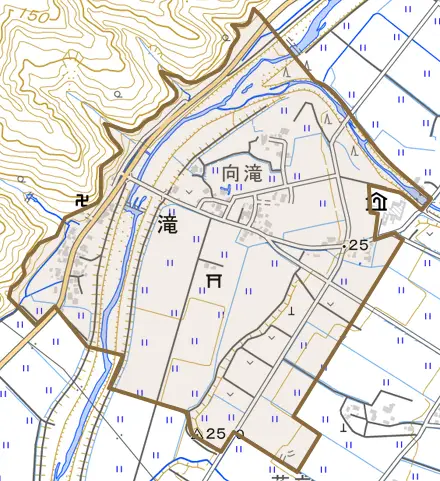滝とその周辺の地図。町の範囲を重ねている
