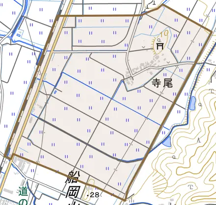 寺尾とその周辺の地図。町の範囲を重ねている