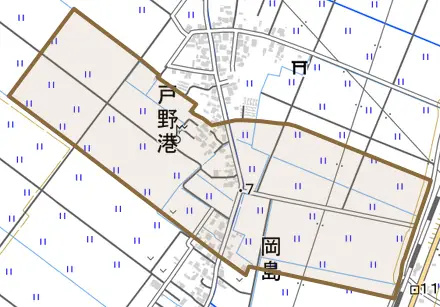 戸野港とその周辺の地図。町の範囲を重ねている