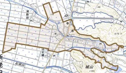 浦とその周辺の地図。町の範囲を重ねている