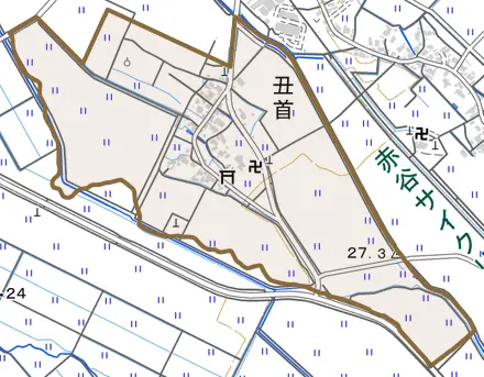 丑首とその周辺の地図。町の範囲を重ねている