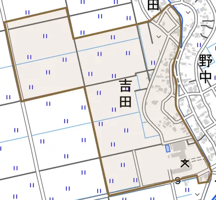 吉田とその周辺の地図。町の範囲を重ねている