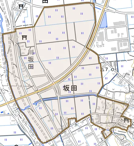 大字坂田とその周辺の地図。町の範囲を重ねている