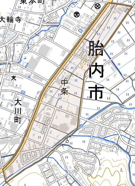 中条とその周辺の地図。町の範囲を重ねている