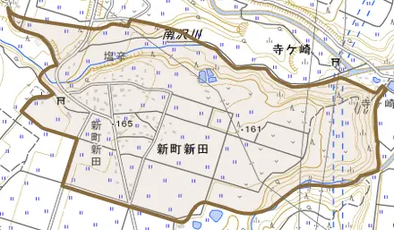 新町新田とその周辺の地図。町の範囲を重ねている