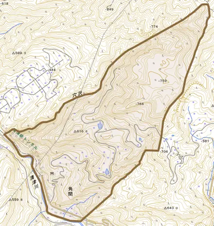 角間とその周辺の地図。町の範囲を重ねている