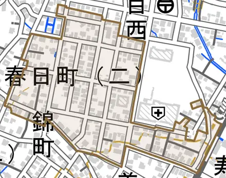 春日町とその周辺の地図。町の範囲を重ねている