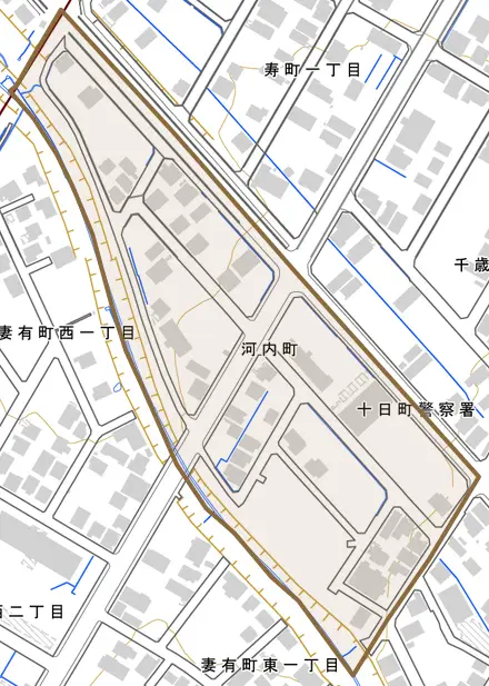 河内町とその周辺の地図。町の範囲を重ねている
