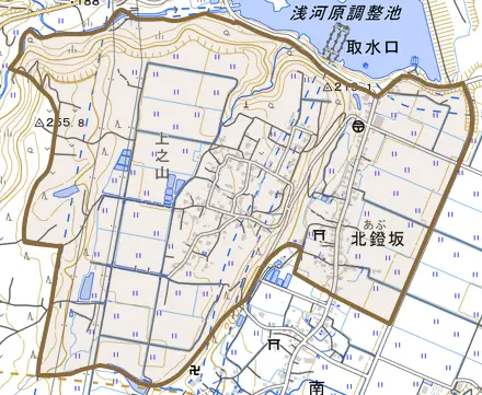 北鐙坂とその周辺の地図。町の範囲を重ねている