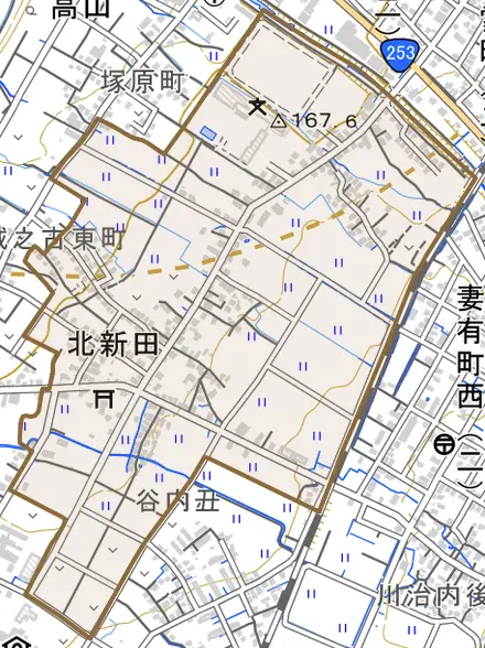 北新田とその周辺の地図。町の範囲を重ねている