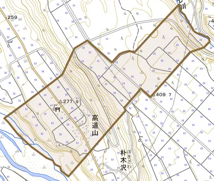 高道山とその周辺の地図。町の範囲を重ねている