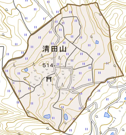 清田山とその周辺の地図。町の範囲を重ねている