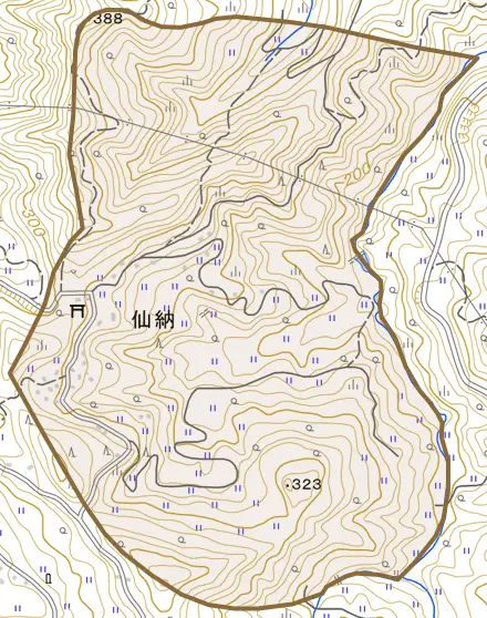 仙納とその周辺の地図。町の範囲を重ねている