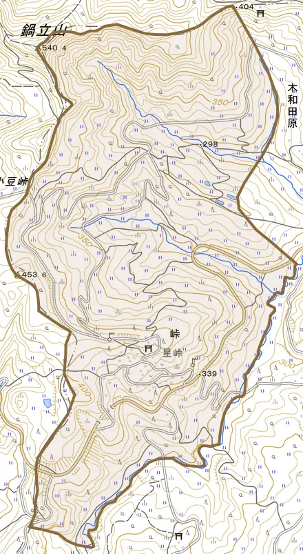 峠とその周辺の地図。町の範囲を重ねている