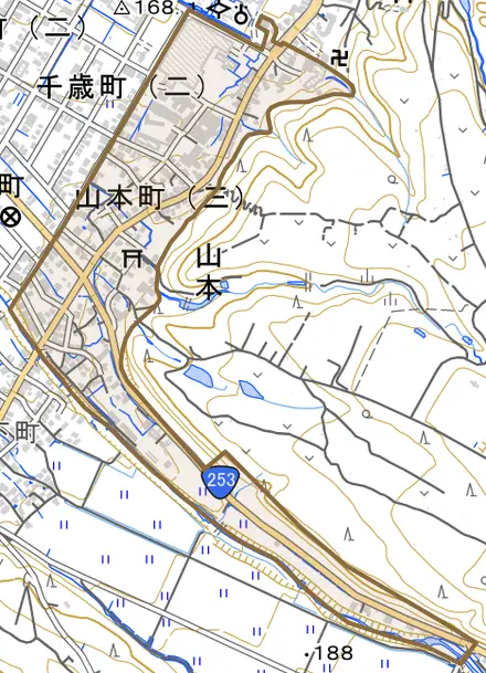 山本町とその周辺の地図。町の範囲を重ねている