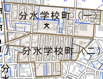 分水学校町とその周辺の地図。町の範囲を重ねている