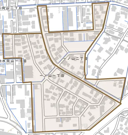 一ノ山とその周辺の地図。町の範囲を重ねている
