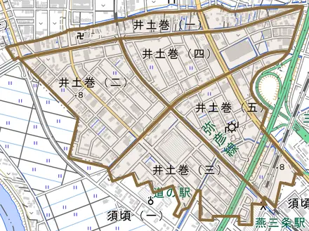 井土巻とその周辺の地図。町の範囲を重ねている