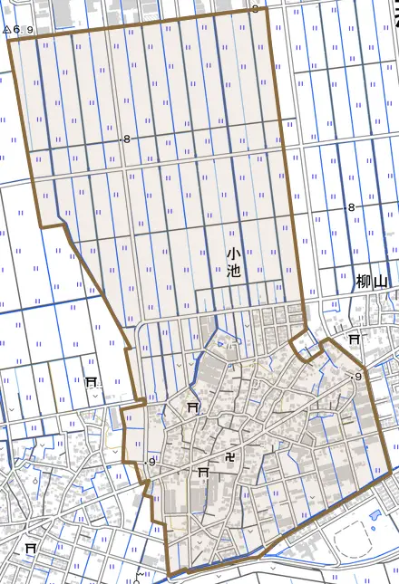 小池とその周辺の地図。町の範囲を重ねている