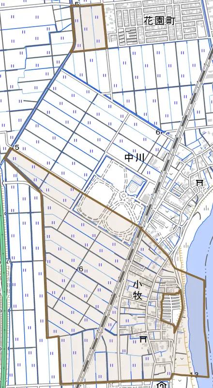 小牧とその周辺の地図。町の範囲を重ねている