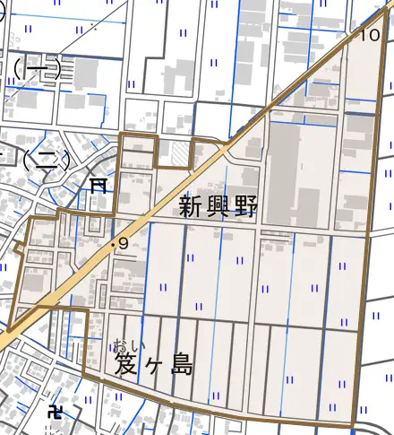 新興野とその周辺の地図。町の範囲を重ねている