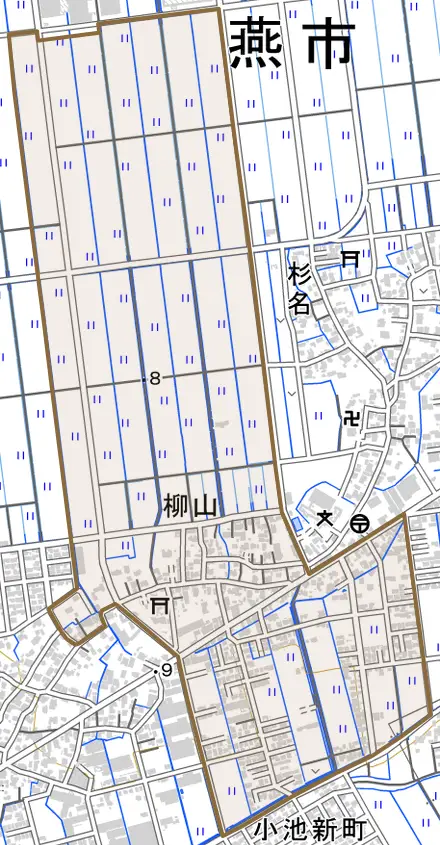 柳山とその周辺の地図。町の範囲を重ねている